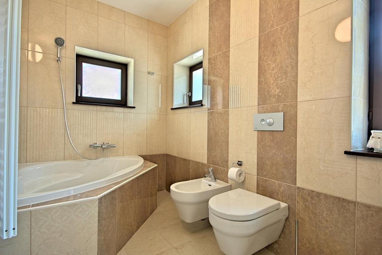 Stone Villa Zahara Лижнян Екстер'єр фото